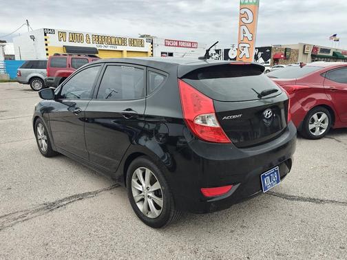 2012 Hyundai Accent SE