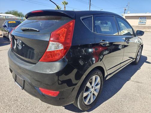 2012 Hyundai Accent SE