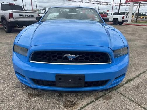 Black 2013 Ford Mustang V6