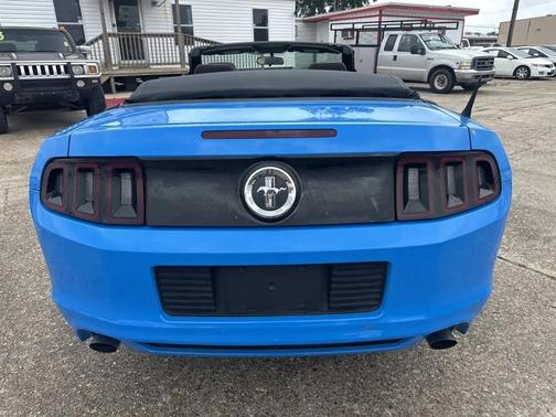 Black 2013 Ford Mustang V6