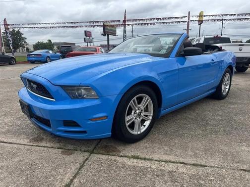 Black 2013 Ford Mustang V6