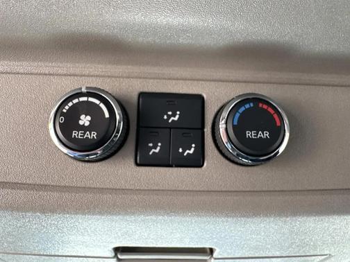 2014 Nissan Armada Platinum