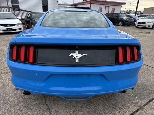 2017 Ford Mustang V6