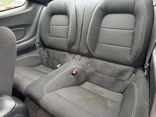 2017 Ford Mustang V6