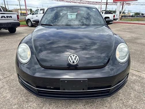 Deep Black Pearl Metallic 2013 Volkswagen Beetle 2.0T Turbo
