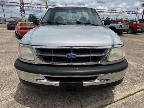 Silver Frost Clearcoat Metallic 1997 Ford F-150 Reg. Cab Flareside Short Bed 2WD