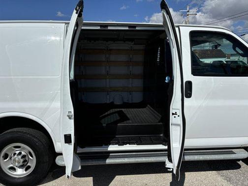 2022 Chevrolet Express 2500 RWD 2500 Regular Wheelbase WT
