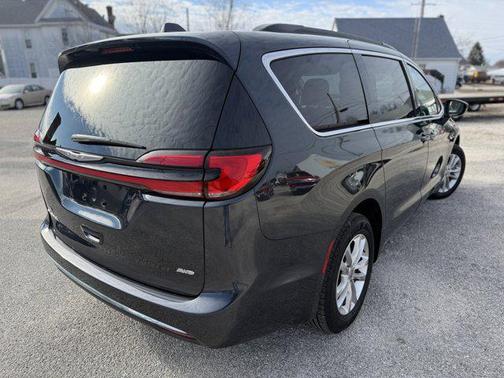 2021 Chrysler Pacifica Touring AWD