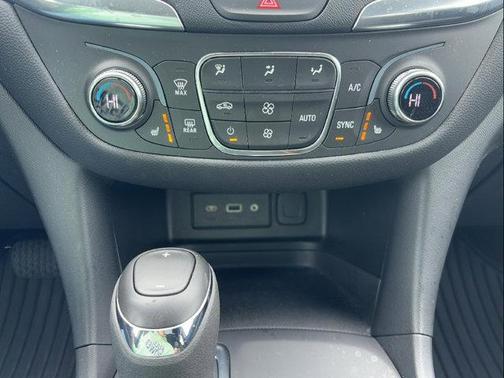 Nightfall Gray Metallic 2021 Chevrolet Equinox 1LT