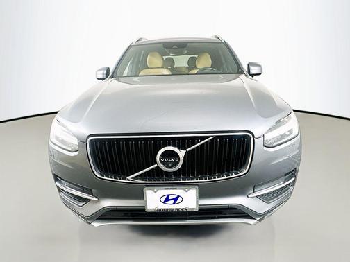 2017 Volvo XC90 T6 Momentum