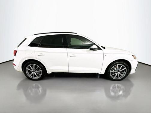 2023 Audi Q5 e 55 S line quattro Premium