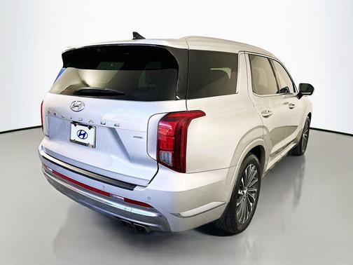 Silver 2024 Hyundai PALISADE Calligraphy