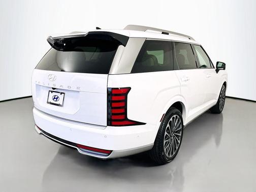 Pearl 2026 Hyundai Palisade Hybrid Calligraphy