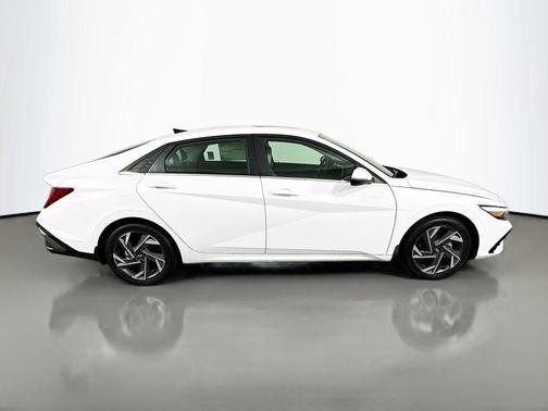 2026 Hyundai ELANTRA HEV Limited