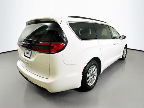 2022 Chrysler Pacifica Touring-L
