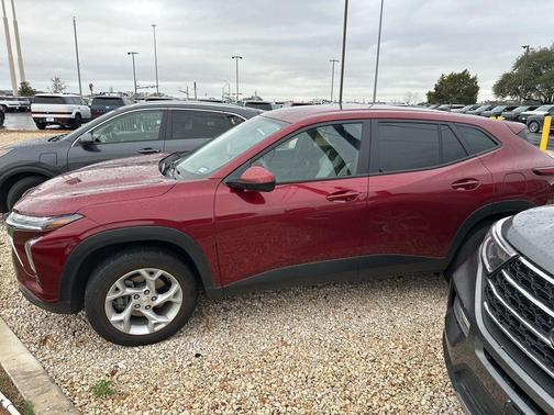 2025 Chevrolet Trax LS