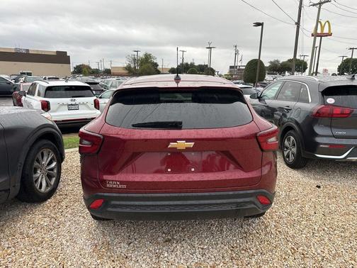 2025 Chevrolet Trax LS