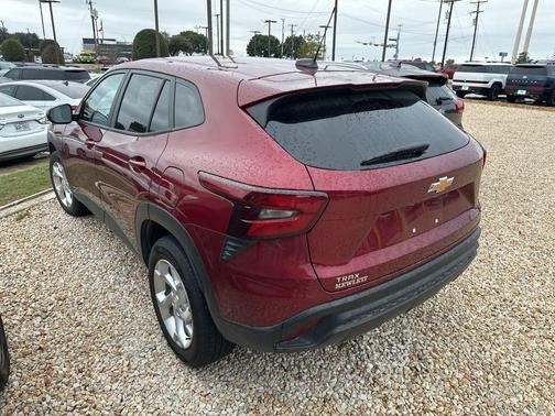 2025 Chevrolet Trax LS