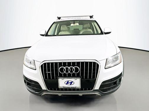Glacier White Metallic 2017 Audi Q5 2.0T Premium Plus