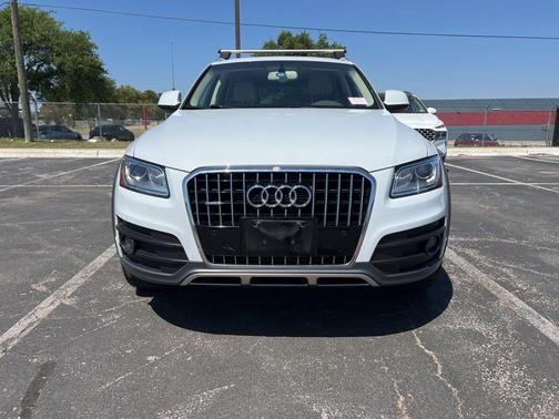 Glacier White Metallic 2017 Audi Q5 2.0T Premium Plus