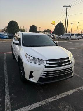 2019 Toyota Highlander LE