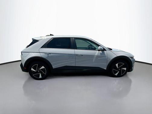2025 Hyundai IONIQ 5 SE