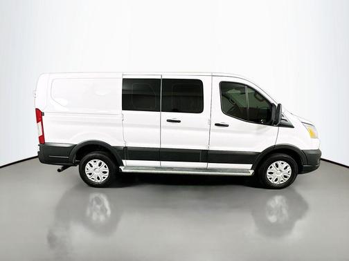 2022 Ford Transit-250 Base