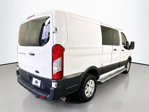 2022 Ford Transit-250 Base