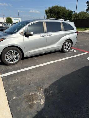 Celestial Silver Metallic 2021 Toyota Sienna