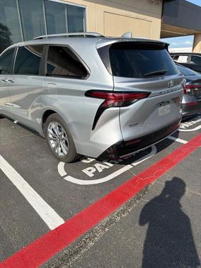 Celestial Silver Metallic 2021 Toyota Sienna