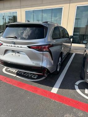 Celestial Silver Metallic 2021 Toyota Sienna