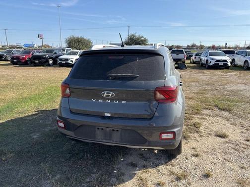 2024 Hyundai VENUE Limited