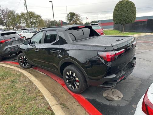 2025 Hyundai SANTA CRUZ SEL Activity