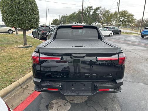 2025 Hyundai SANTA CRUZ SEL Activity