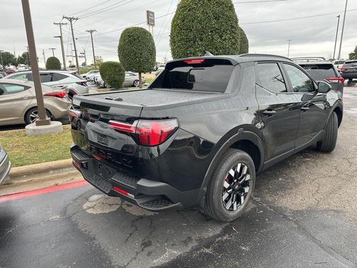 2025 Hyundai SANTA CRUZ SEL Activity