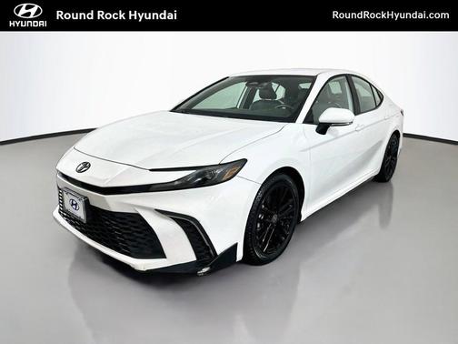 Ice 2025 Toyota Camry SE