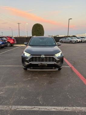 2022 Toyota RAV4 Hybrid SE