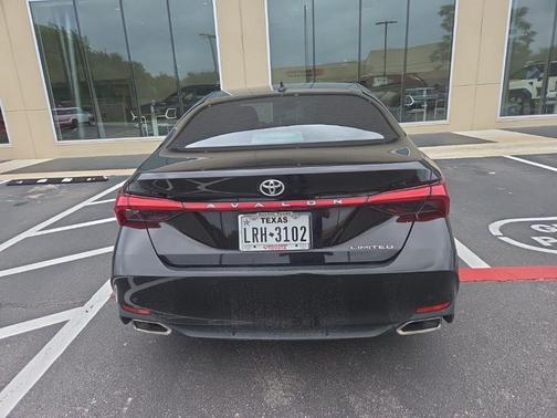 Amber 2019 Toyota Avalon Limited