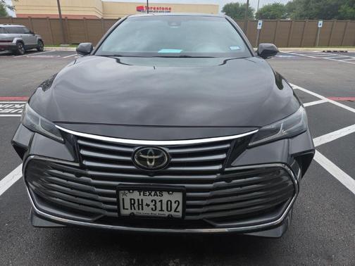 Amber 2019 Toyota Avalon Limited