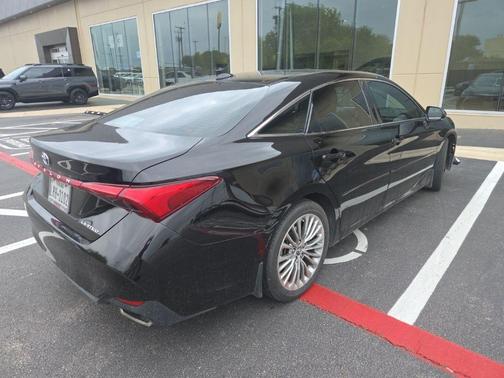 Amber 2019 Toyota Avalon Limited