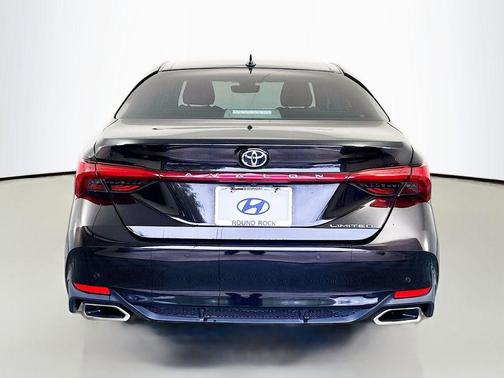 Amber 2019 Toyota Avalon Limited