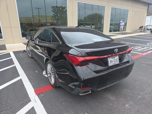 Amber 2019 Toyota Avalon Limited