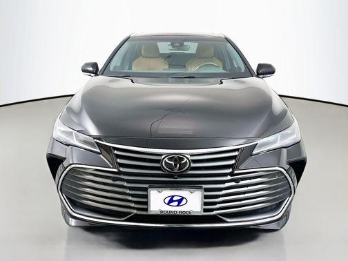 Amber 2019 Toyota Avalon Limited
