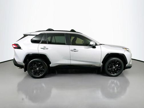 2023 Toyota RAV4 Hybrid SE