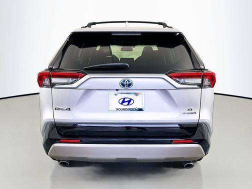 2023 Toyota RAV4 Hybrid SE