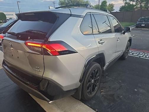 2023 Toyota RAV4 Hybrid SE