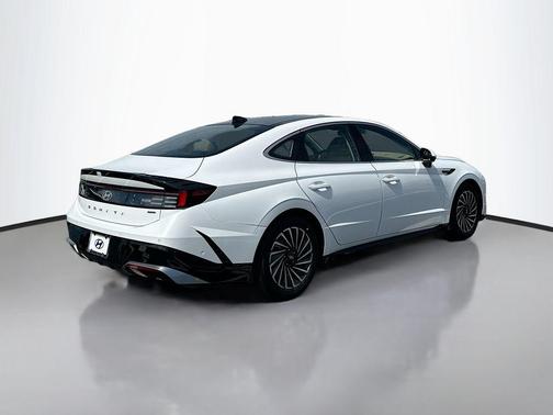 2025 Hyundai SONATA Hybrid Limited