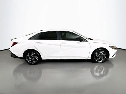 White 2025 Hyundai ELANTRA HEV SEL