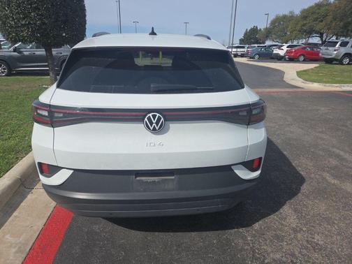 2023 Volkswagen ID.4 Pro
