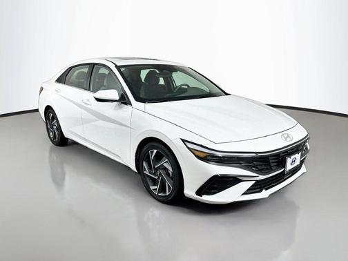 White 2025 Hyundai ELANTRA SEL Convenience
